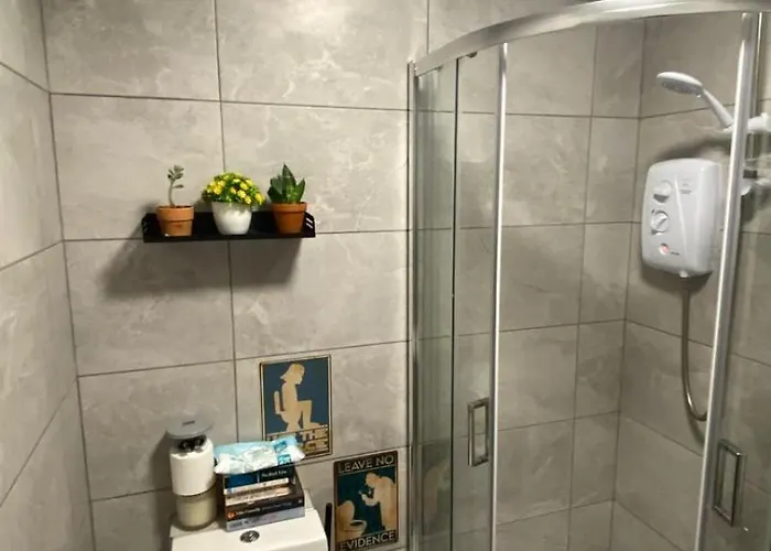 Perfect Location In * Вотафорд